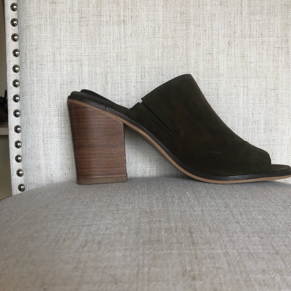 Steve Madden Olive Green Stacked Open Toe Mule - Picture 3 of 8